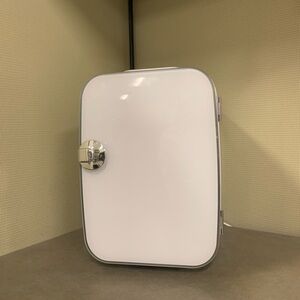 Compact White Mini Fridge with Silver Handle